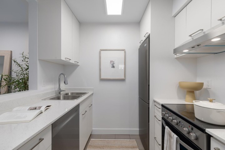 Photo 11 at 207 - 2410 Cornwall Avenue, Kitsilano, Vancouver West