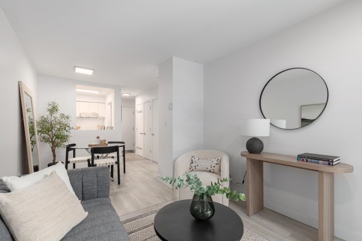 Photo 4 at 207 - 2410 Cornwall Avenue, Kitsilano, Vancouver West