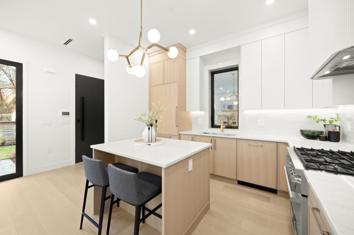 Photo 7 at 1095 E 14th Avenue, Mount Pleasant VE, Vancouver East