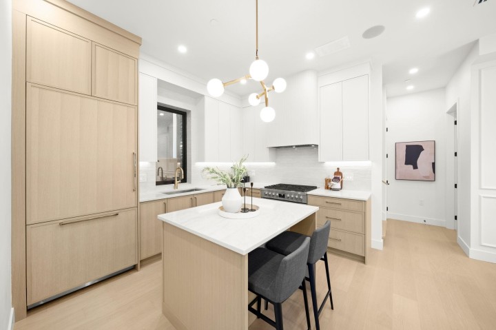 Photo 10 at 1095 E 14th Avenue, Mount Pleasant VE, Vancouver East