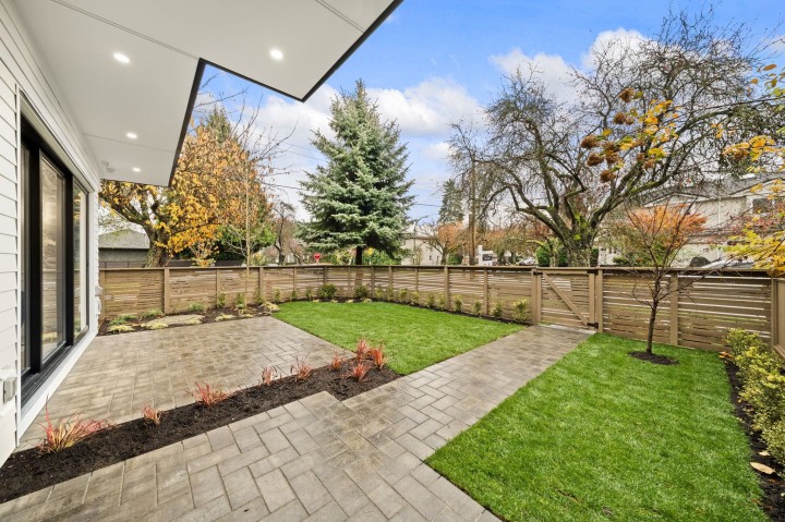 Photo 4 at 1095 E 14th Avenue, Mount Pleasant VE, Vancouver East