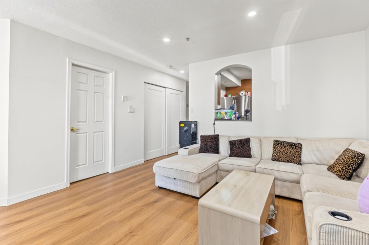 Photo 22 at 302 - 3638 Rae Avenue, Collingwood VE, Vancouver East