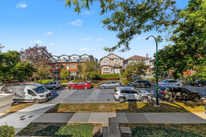Photo 3 at 302 - 3638 Rae Avenue, Collingwood VE, Vancouver East
