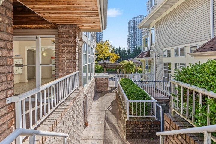 Photo 32 at 302 - 3638 Rae Avenue, Collingwood VE, Vancouver East