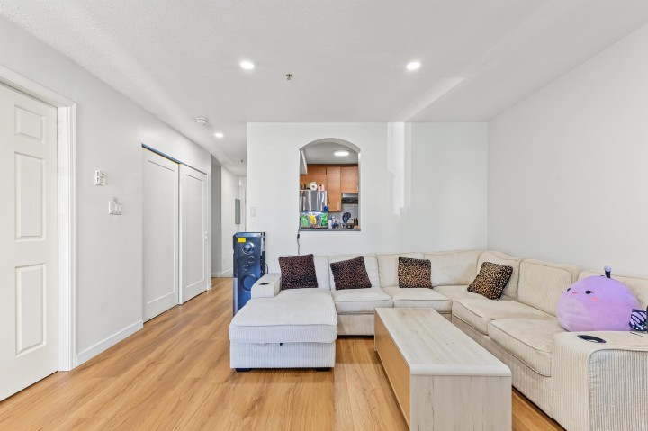 Photo 18 at 302 - 3638 Rae Avenue, Collingwood VE, Vancouver East