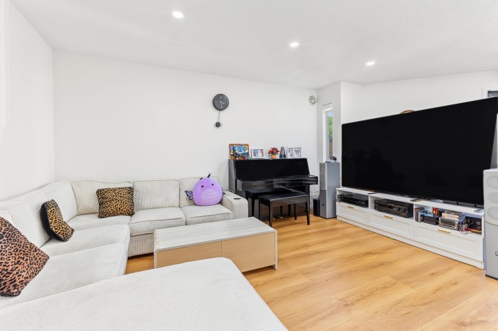 Photo 19 at 302 - 3638 Rae Avenue, Collingwood VE, Vancouver East
