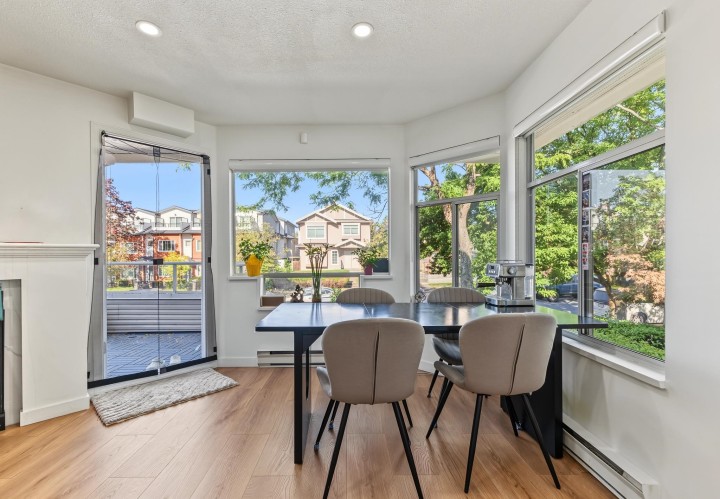 Photo 4 at 302 - 3638 Rae Avenue, Collingwood VE, Vancouver East