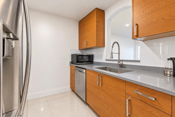 Photo 8 at 302 - 3638 Rae Avenue, Collingwood VE, Vancouver East