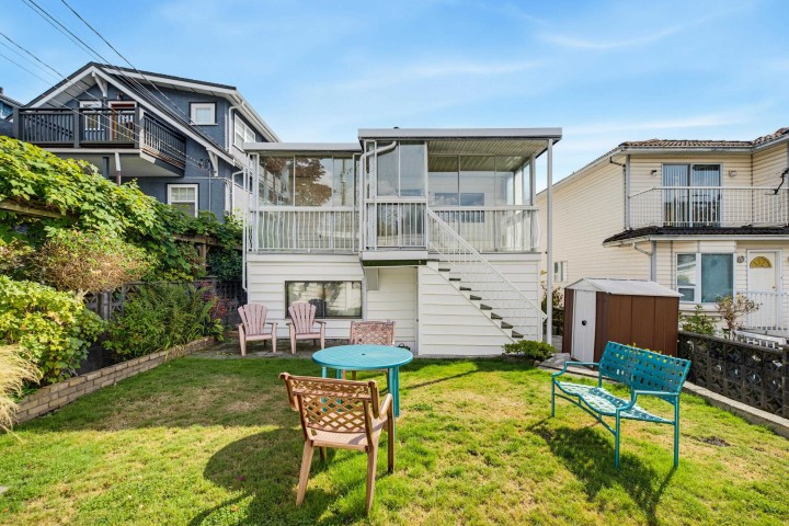 Photo 6 at 3587 Triumph Street, Hastings Sunrise, Vancouver East