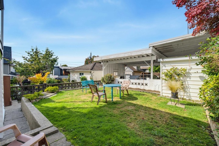 Photo 7 at 3587 Triumph Street, Hastings Sunrise, Vancouver East
