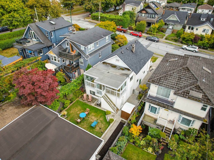 Photo 5 at 3587 Triumph Street, Hastings Sunrise, Vancouver East