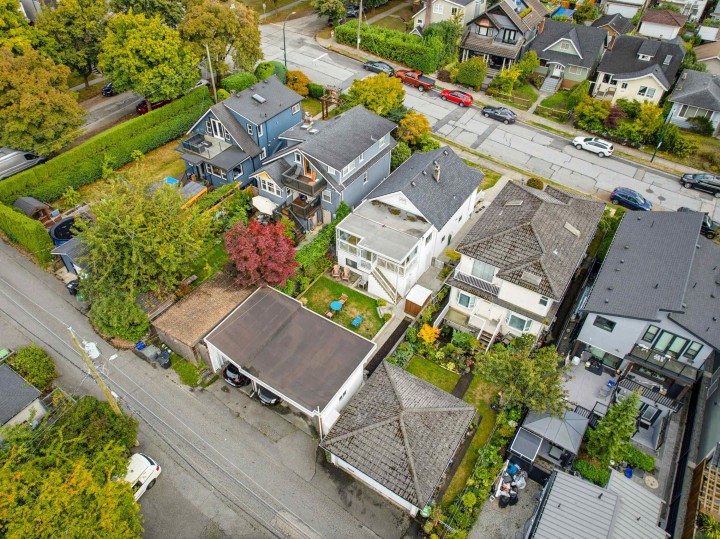 Photo 4 at 3587 Triumph Street, Hastings Sunrise, Vancouver East