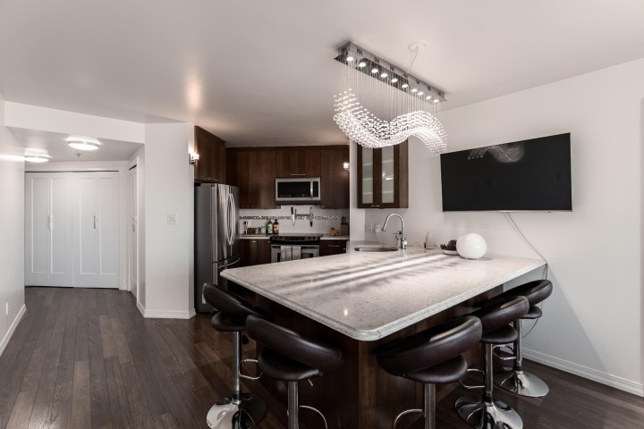 Photo 7 at 1401 - 907 Beach Avenue, Yaletown, Vancouver West
