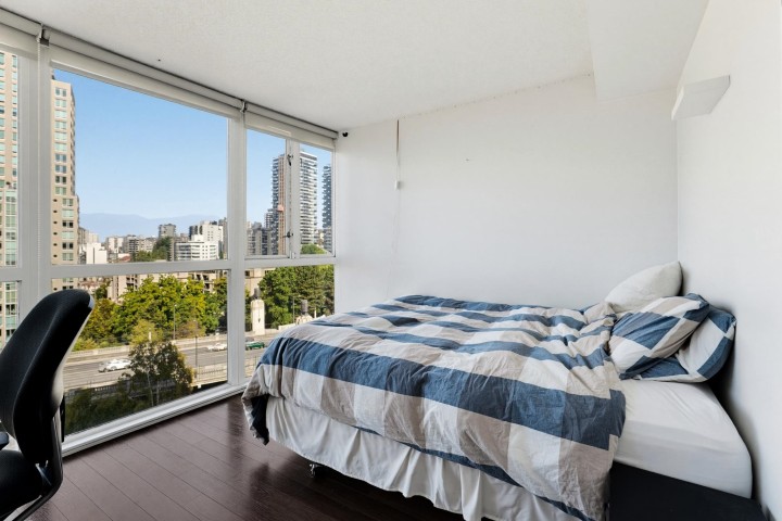Photo 20 at 1401 - 907 Beach Avenue, Yaletown, Vancouver West