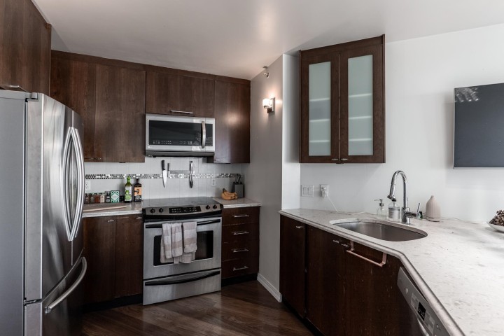 Photo 8 at 1401 - 907 Beach Avenue, Yaletown, Vancouver West
