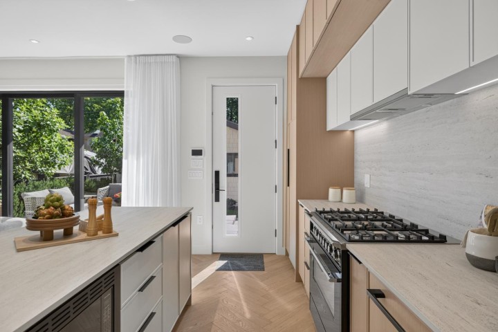 Photo 6 at 2 - 58 E 40th Avenue, Main, Vancouver East