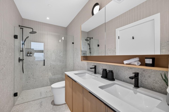 Photo 26 at 2 - 58 E 40th Avenue, Main, Vancouver East