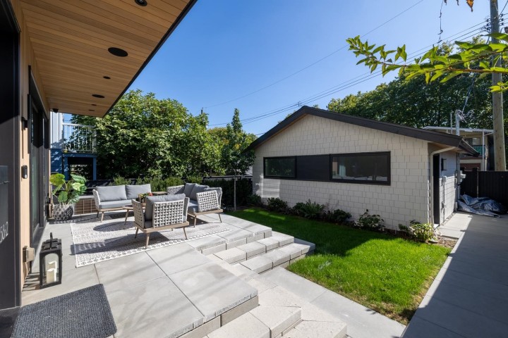 Photo 3 at 2 - 58 E 40th Avenue, Main, Vancouver East