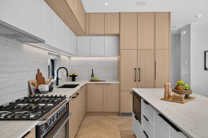 Photo 10 at 2 - 58 E 40th Avenue, Main, Vancouver East