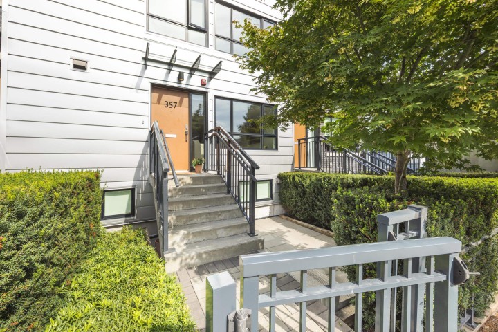 Photo 2 at 357 E 16th Avenue, Mount Pleasant VE, Vancouver East