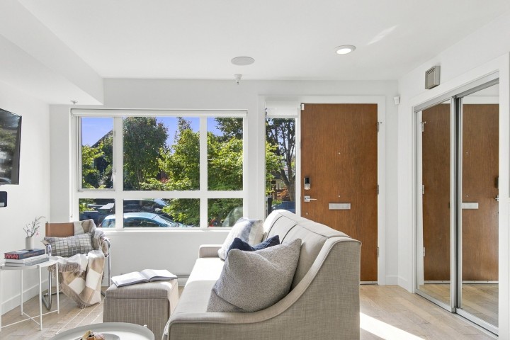 Photo 7 at 357 E 16th Avenue, Mount Pleasant VE, Vancouver East