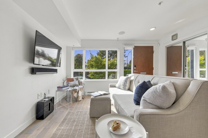 Photo 3 at 357 E 16th Avenue, Mount Pleasant VE, Vancouver East
