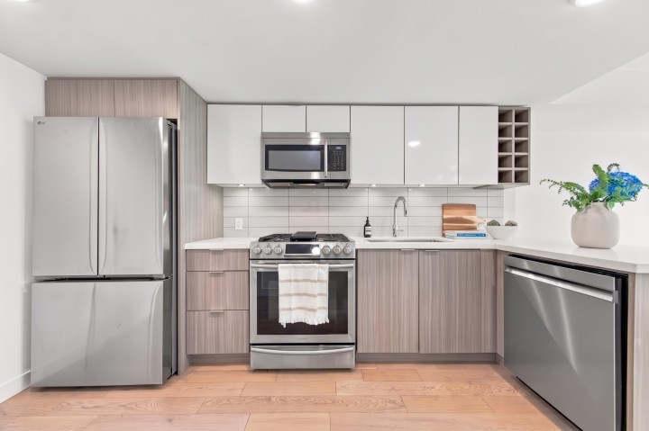 Photo 11 at 357 E 16th Avenue, Mount Pleasant VE, Vancouver East