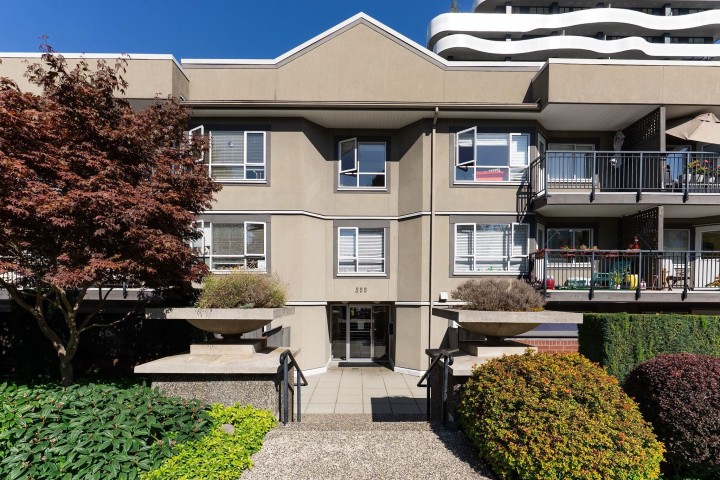 Photo 12 at 104 - 555 W 14th Avenue, Fairview VW, Vancouver West