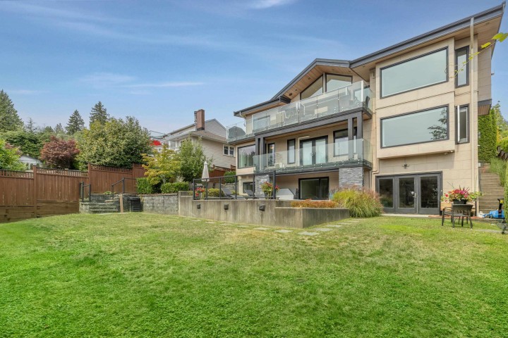 Photo 2 at 2512 Palmerston Avenue, Dundarave, West Vancouver