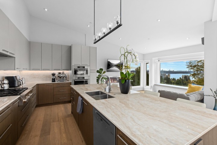 Photo 7 at 2512 Palmerston Avenue, Dundarave, West Vancouver