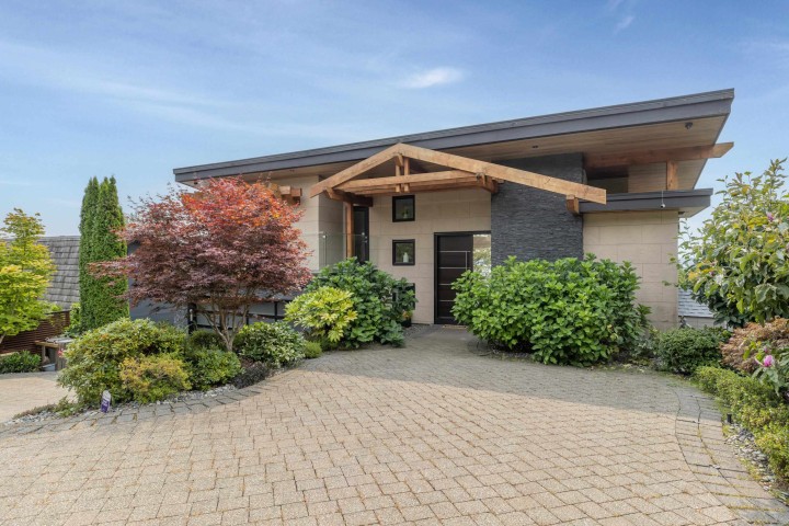 Photo 1 at 2512 Palmerston Avenue, Dundarave, West Vancouver
