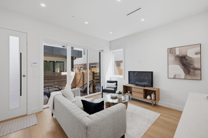 Photo 6 at 3016 E 19th Avenue, Renfrew Heights, Vancouver East