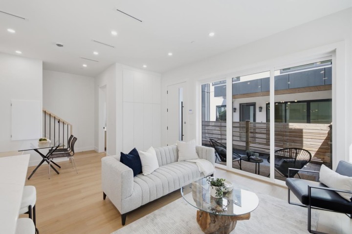 Photo 7 at 3016 E 19th Avenue, Renfrew Heights, Vancouver East
