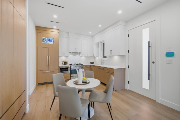 Photo 7 at 1 - 3018 E 19th Avenue, Renfrew Heights, Vancouver East