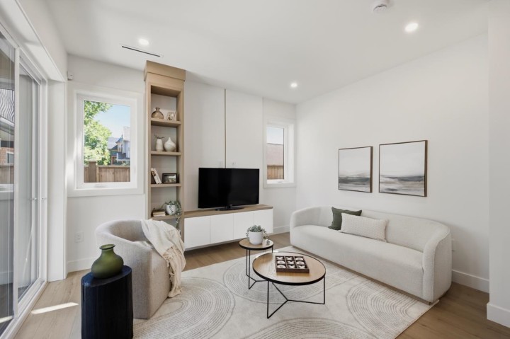 Photo 3 at 1 - 3018 E 19th Avenue, Renfrew Heights, Vancouver East