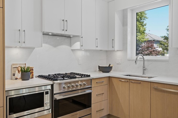 Photo 11 at 1 - 3018 E 19th Avenue, Renfrew Heights, Vancouver East