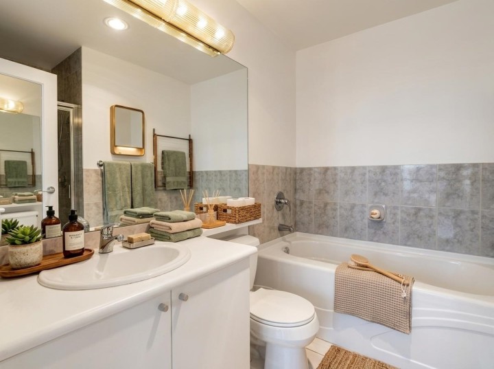 Photo 13 at 607 - 1239 W Georgia Street, Coal Harbour, Vancouver West