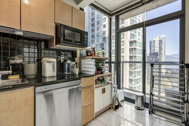Photo 17 at 607 - 1239 W Georgia Street, Coal Harbour, Vancouver West