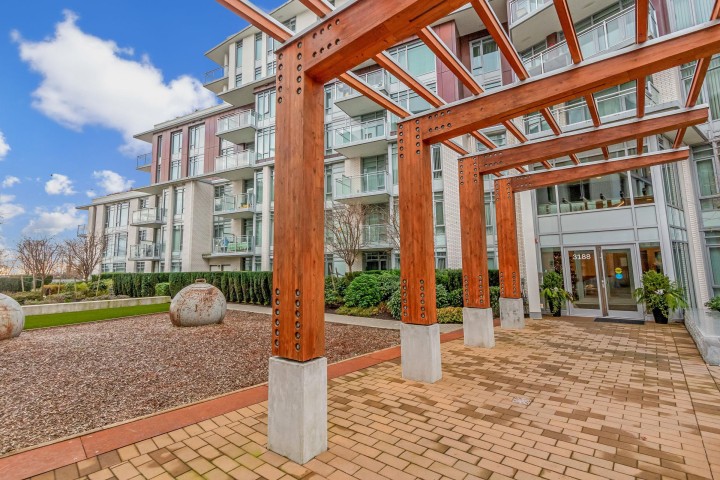 Photo 2 at 308 - 3188 Riverwalk Avenue, South Marine, Vancouver East