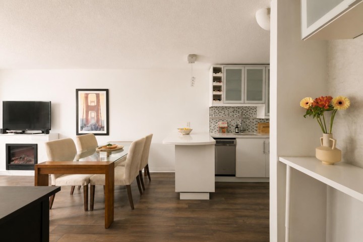 Photo 7 at 306 - 570 E 8th Avenue, Mount Pleasant VE, Vancouver East