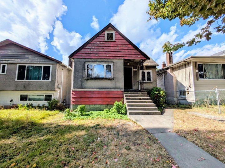 Photo 1 at 5555 Knight Street, Knight, Vancouver East