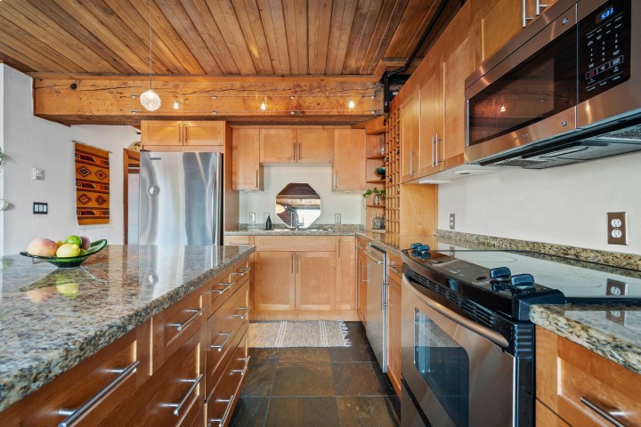 Photo 16 at 305 - 41 Alexander Street, Downtown VE, Vancouver East