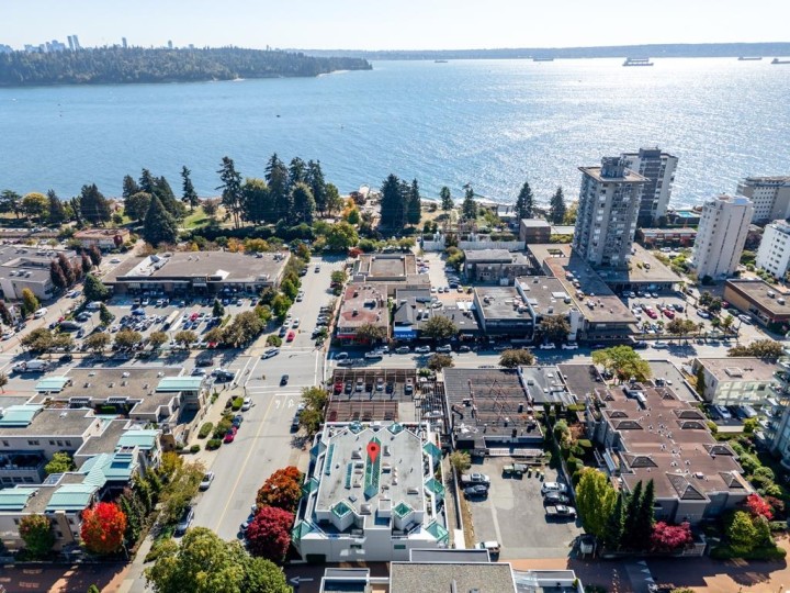 Photo 36 at 204 - 565 17 Street, Ambleside, West Vancouver