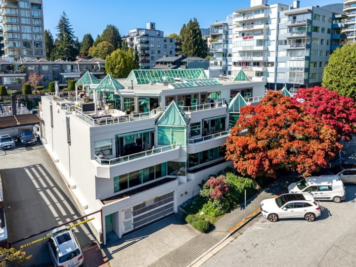 Photo 32 at 204 - 565 17 Street, Ambleside, West Vancouver