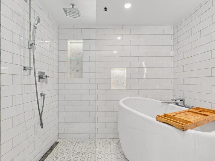 Photo 24 at 204 - 565 17 Street, Ambleside, West Vancouver