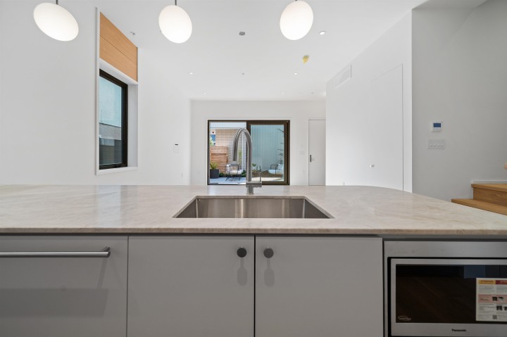 Photo 7 at 3 - 164 E 38th Avenue, Main, Vancouver East