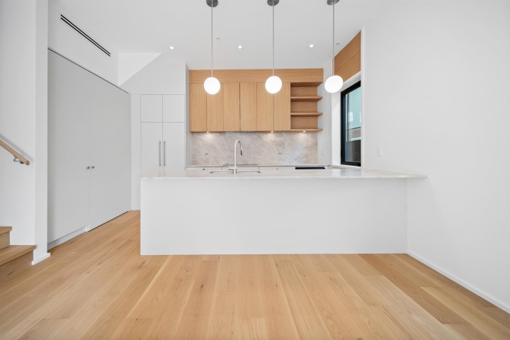 Photo 4 at 3 - 164 E 38th Avenue, Main, Vancouver East
