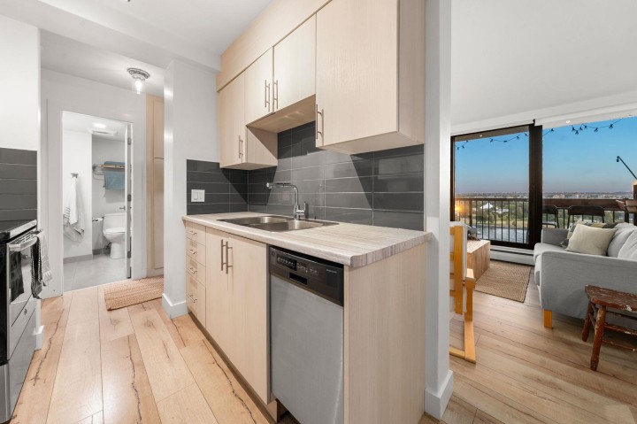 Photo 6 at 1207 - 1330 Harwood Street, West End VW, Vancouver West