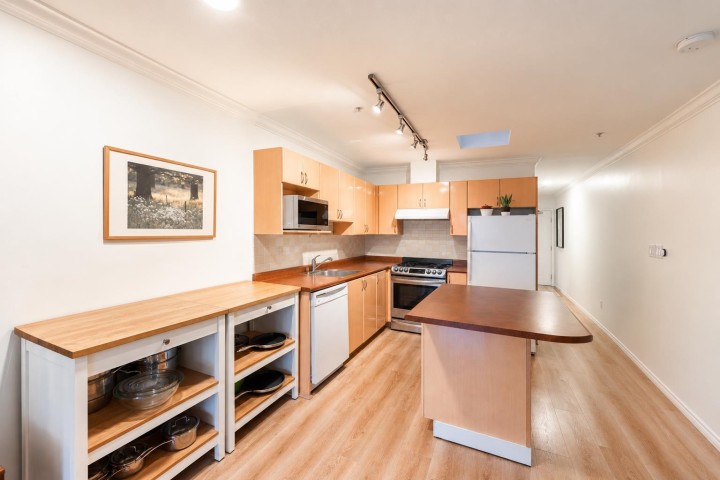 Photo 6 at 406 - 5629 Dunbar Street, Dunbar, Vancouver West