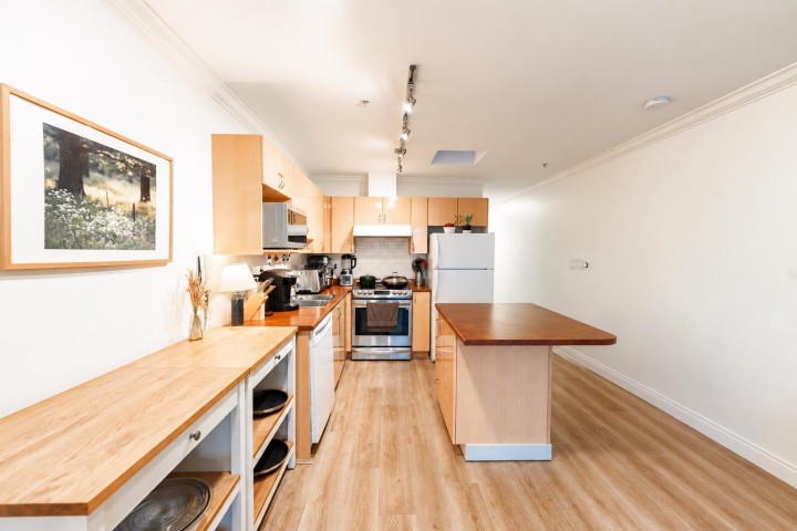 Photo 7 at 406 - 5629 Dunbar Street, Dunbar, Vancouver West